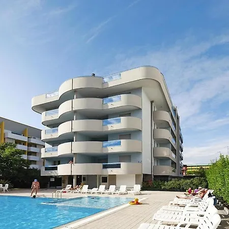 In Spiaggia With Communal Pool * Bibione