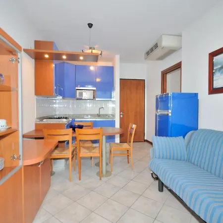 In Spiaggia With Communal Pool Apartment